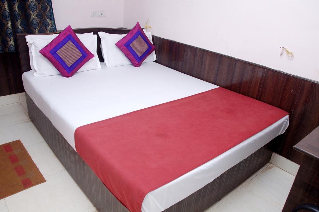 Viva Guest House Панаджи Екстериор снимка