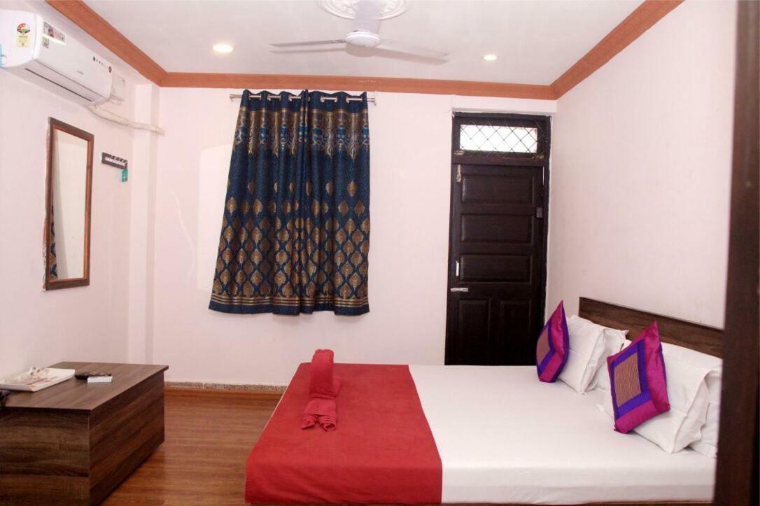 Viva Guest House Панаджи Екстериор снимка